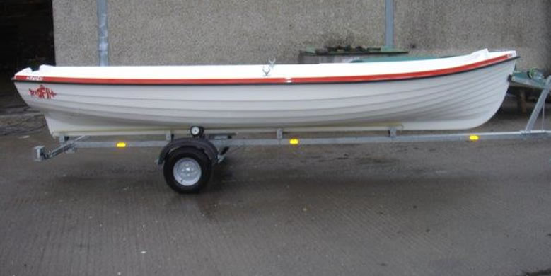 Redfinn 5700 angling boat